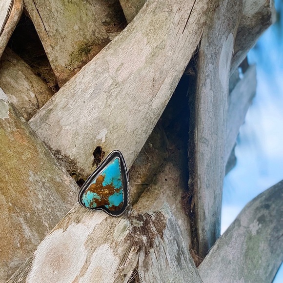 LARGE Kingman Turquoise Heart Shaped Ring Size 7 - Picture 5 of 6